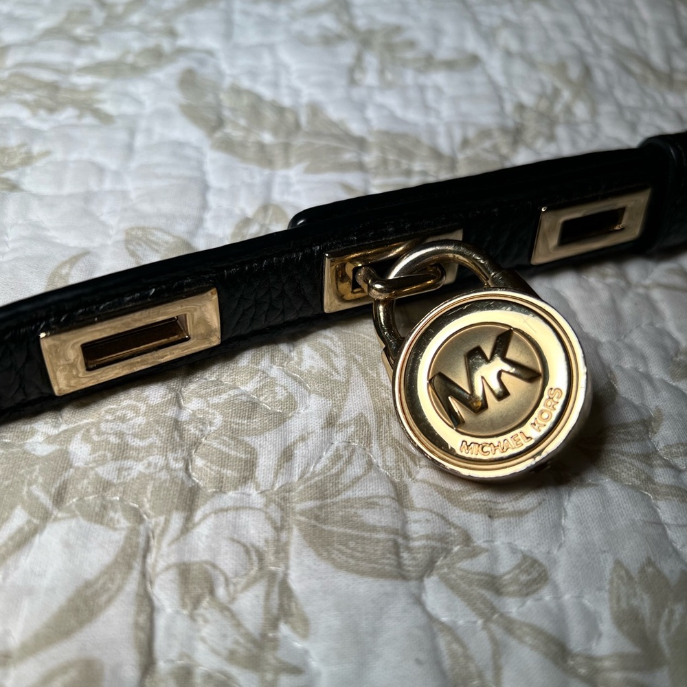 Michael Kors Leather Bedford Flap Crossbody Saddle Bag, Minimalist Quiet Luxury - Picture 4 of 15